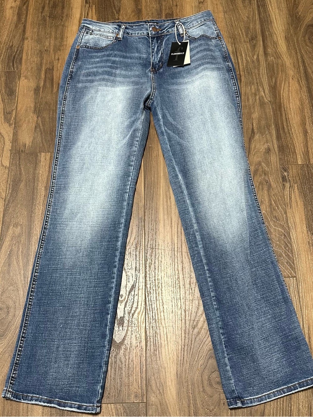 New Flamingals XL Women’s Jeans Straight Leg  31 Inch Waist Faded NWT
